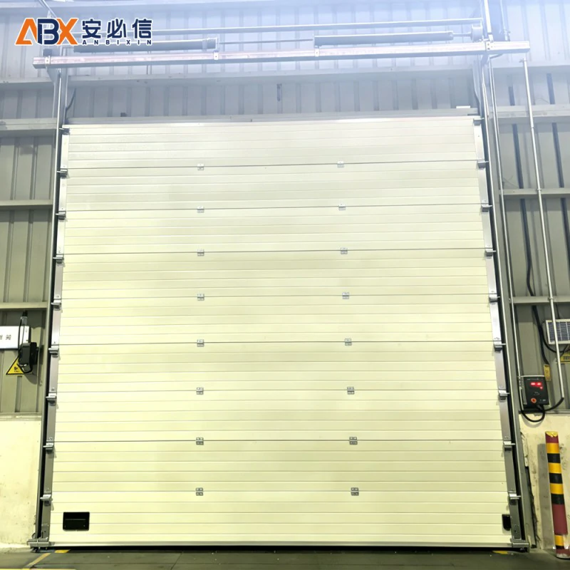 曲靖龙场镇钢质提升门